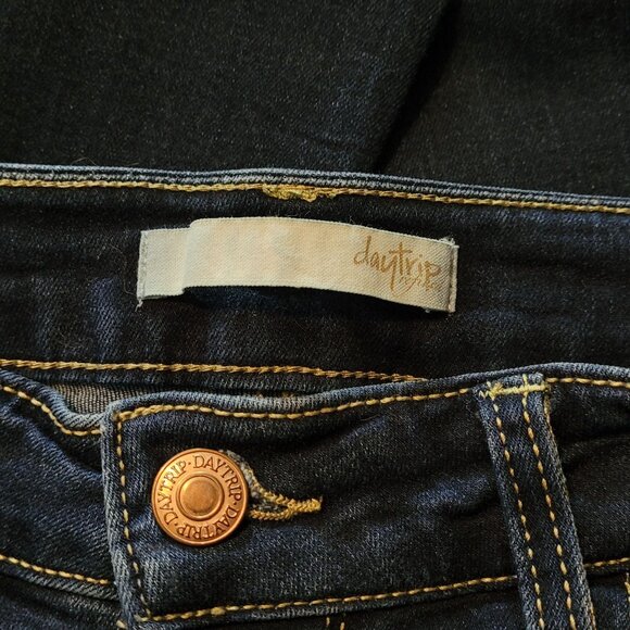 Daytrip Jeans Size 26 Virgo Cropped Skinny Ripped Stretch Medium Dark Wash - Picture 4 of 12